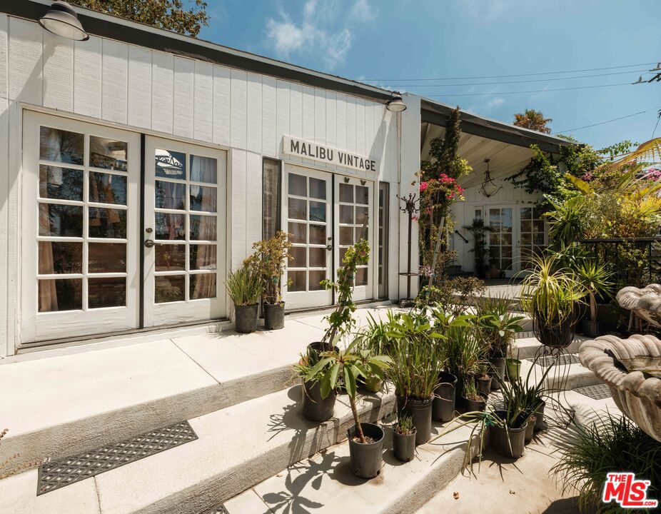 21201 Pacific Coast Highway Property Photo 3