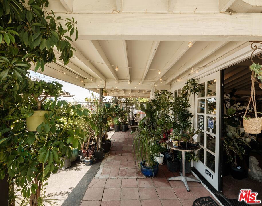 21201 Pacific Coast Highway Property Photo 11