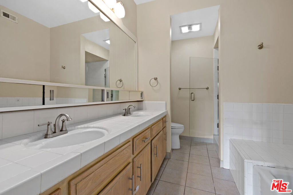 1830 Westholme Avenue 101 Property Photo 17