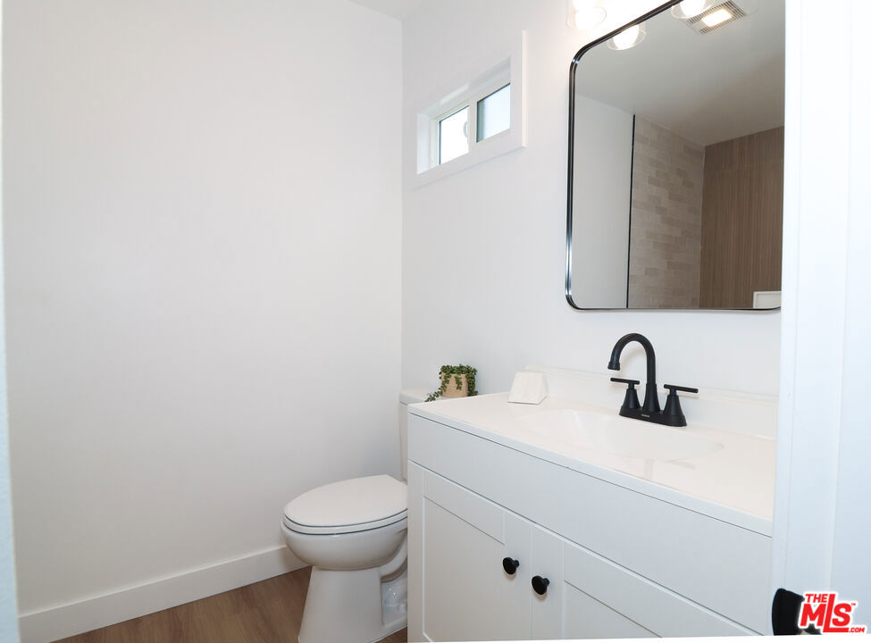 11125 S Osage Avenue Property Photo 12