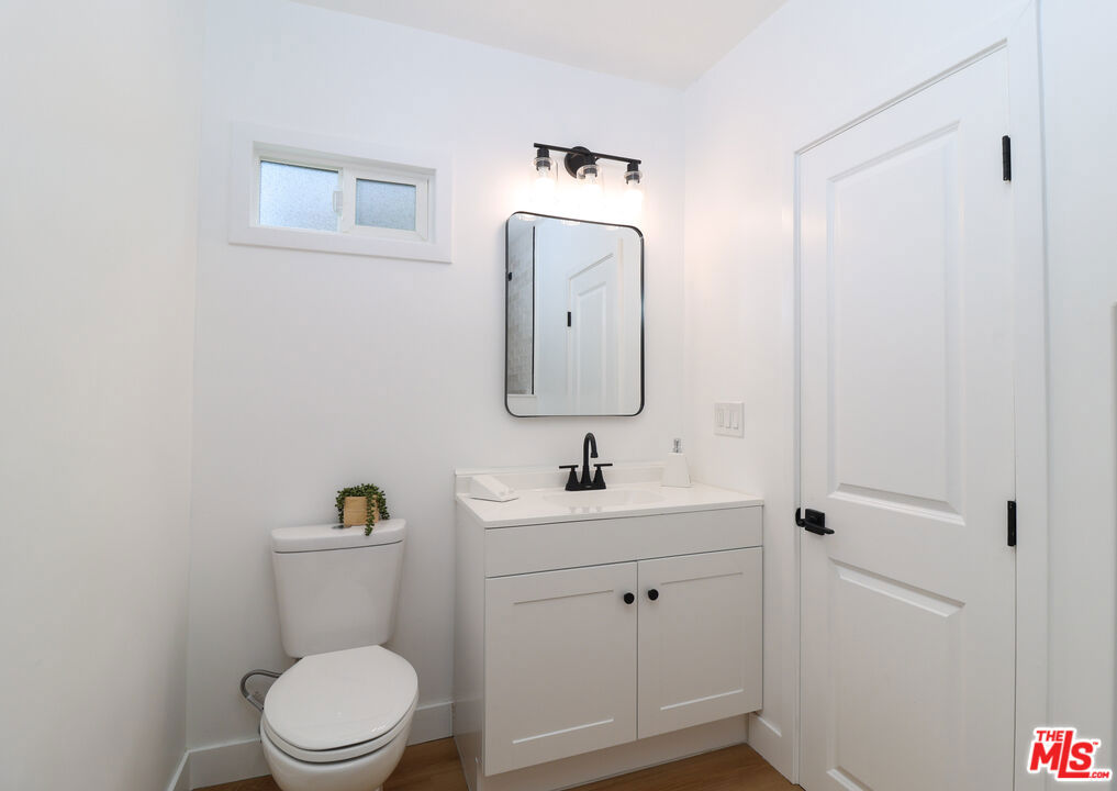 11125 S Osage Avenue Property Photo 13