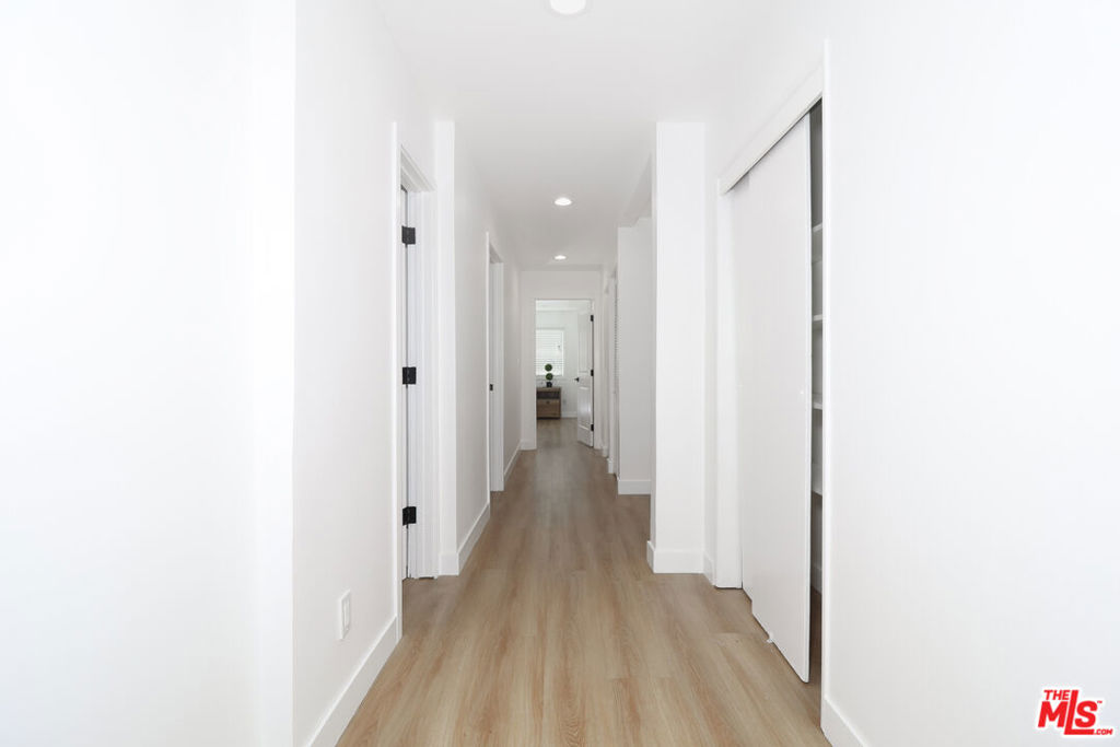 11125 S Osage Avenue Property Photo 14