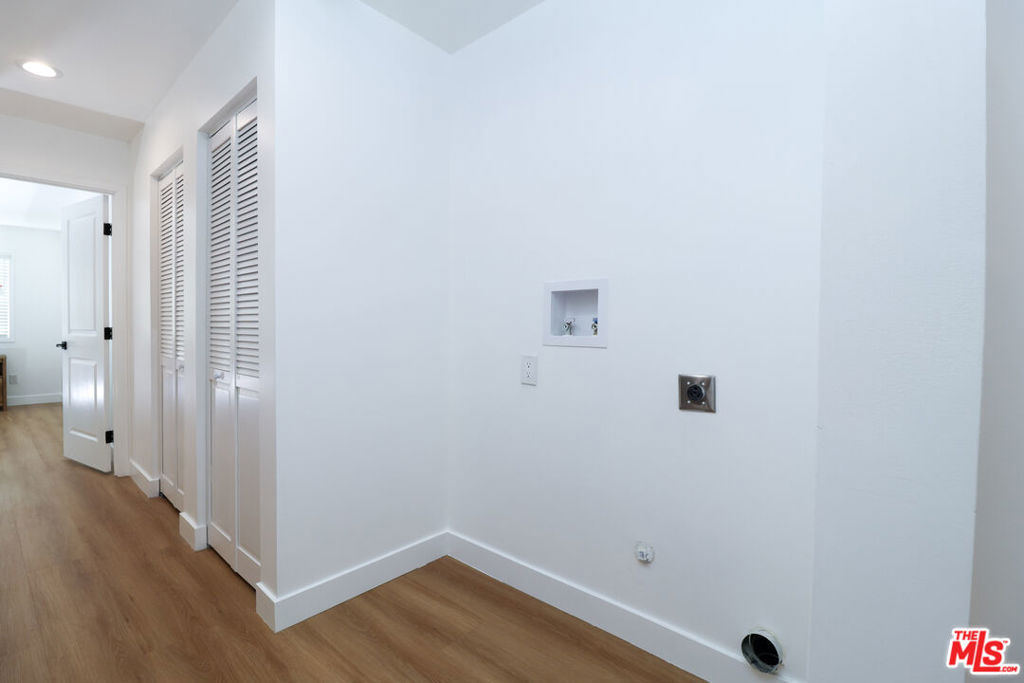 11125 S Osage Avenue Property Photo 18