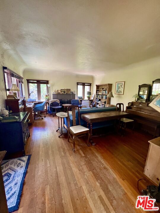 705 Superba Avenue Property Photo 5