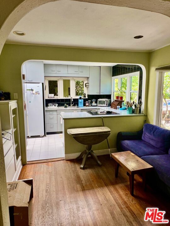 705 Superba Avenue Property Photo 6