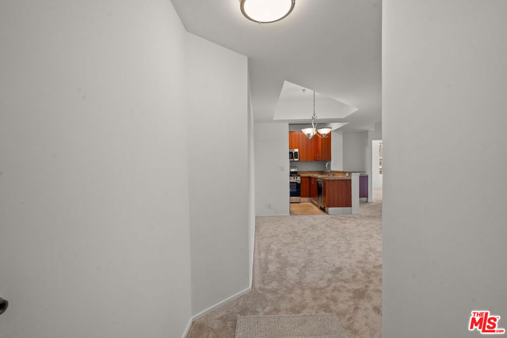 620 S Gramercy Place 301 Property Photo 10