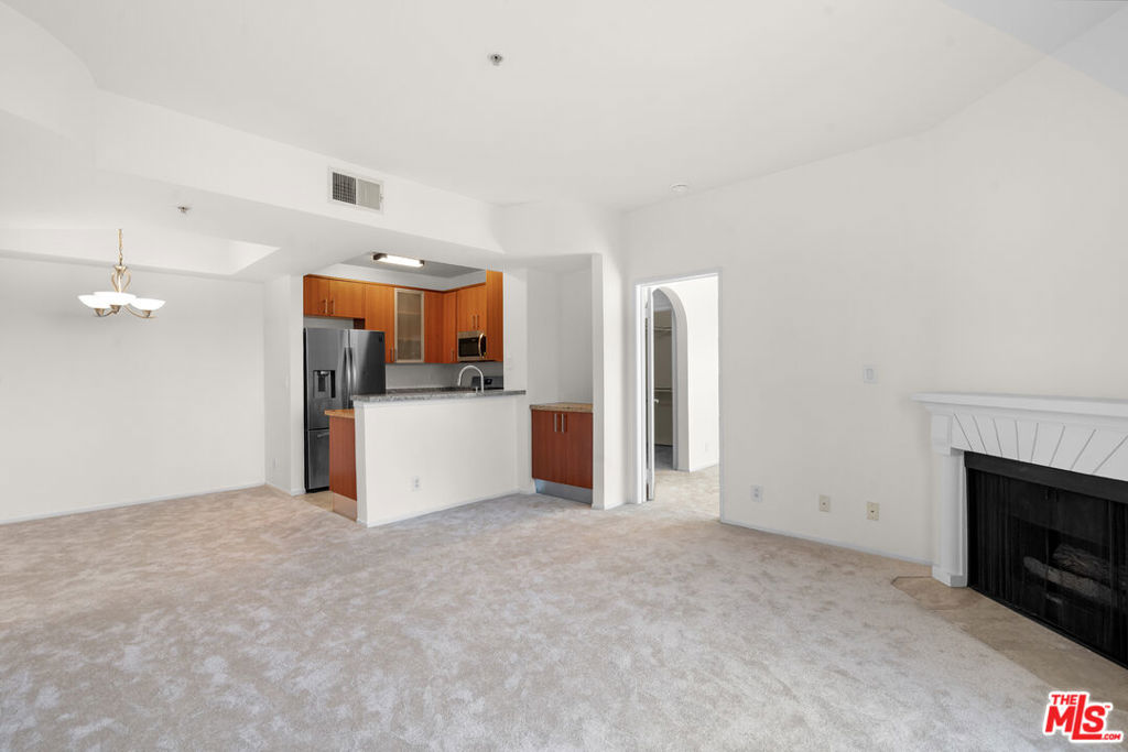 620 S Gramercy Place 301 Property Photo 13