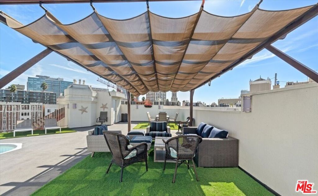 620 S Gramercy Place 301 Property Photo 34