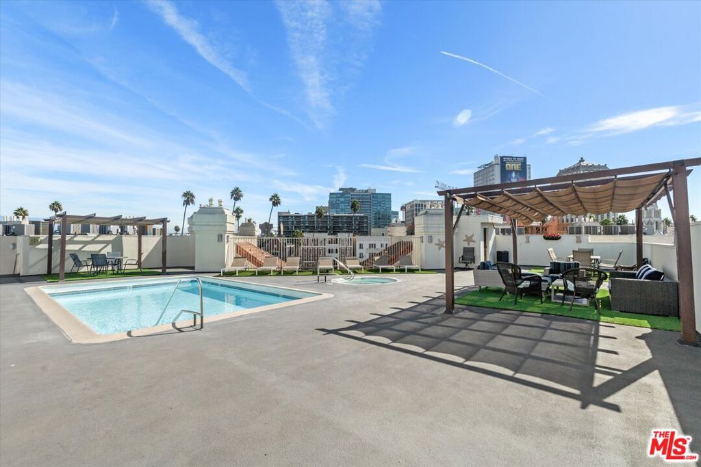 620 S Gramercy Place 301 Property Photo 35
