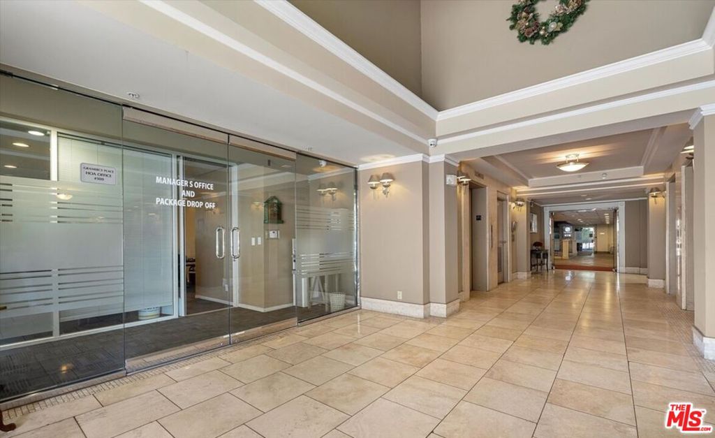 620 S Gramercy Place 301 Property Photo 40