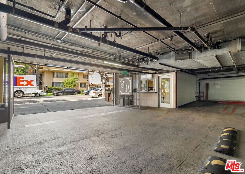 620 S Gramercy Place 301 Property Photo 41