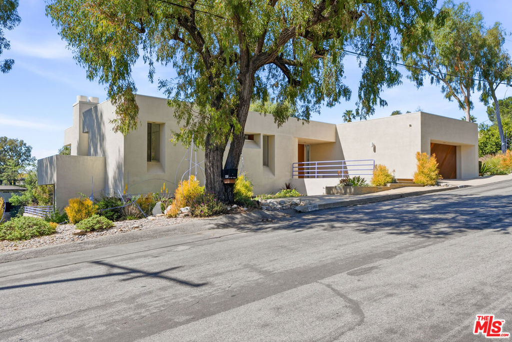 12268 Canna Road Property Photo 2