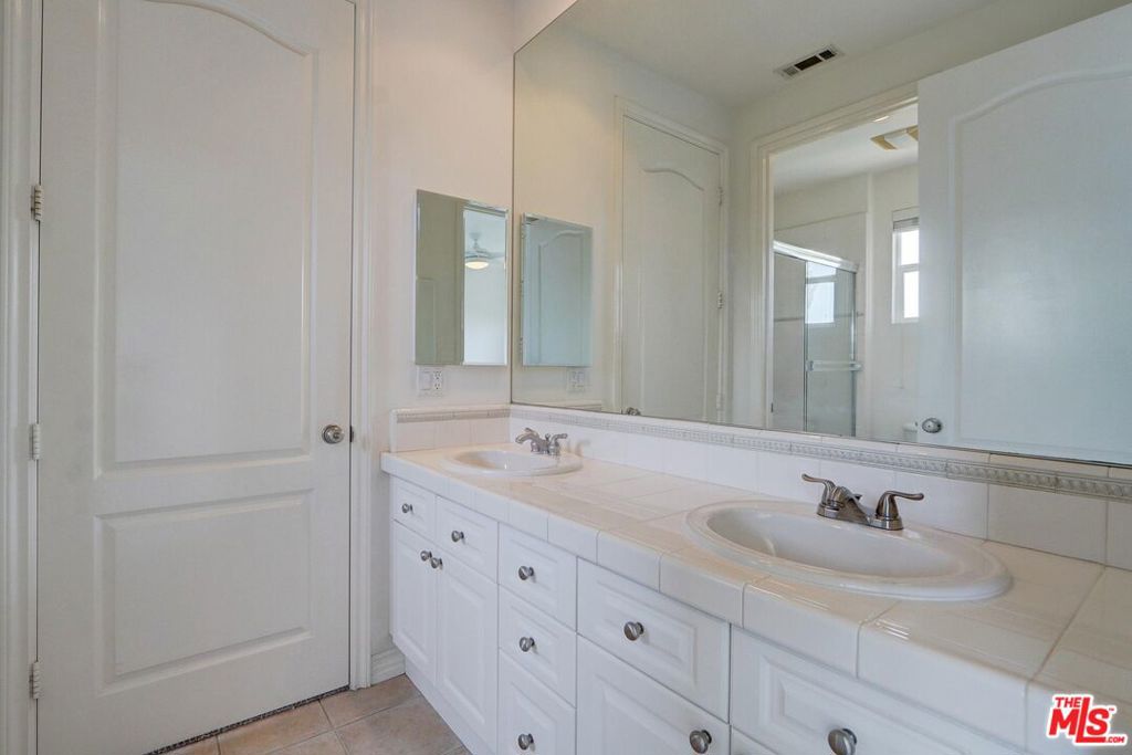 23863 Erin Place Property Photo 18