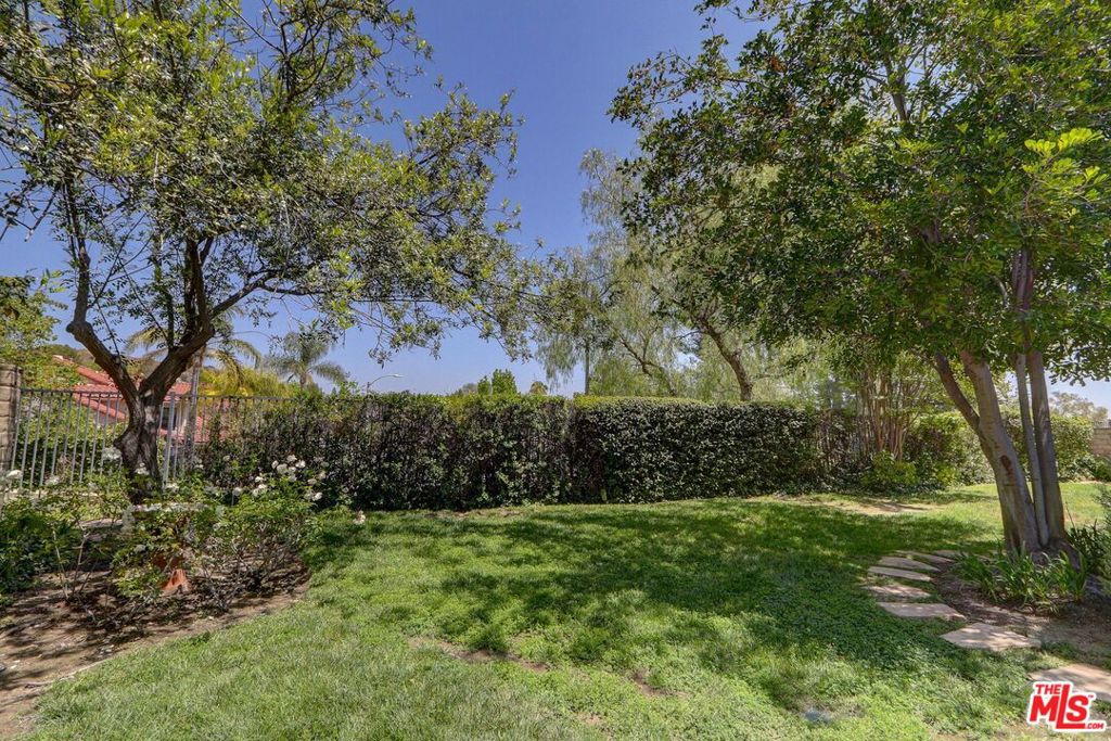23863 Erin Place Property Photo 25