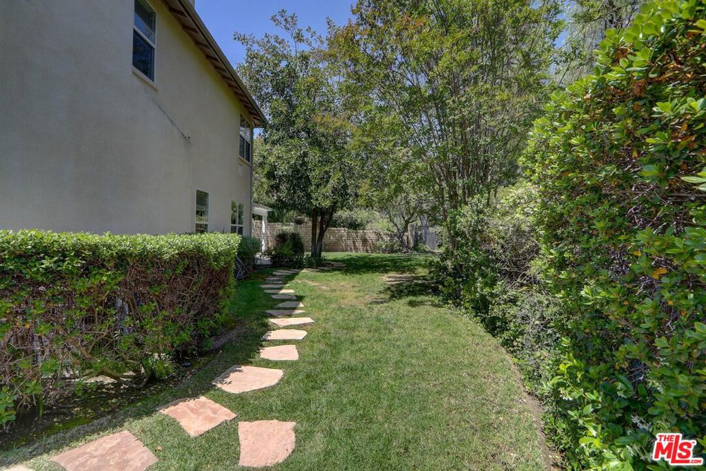 23863 Erin Place Property Photo 27