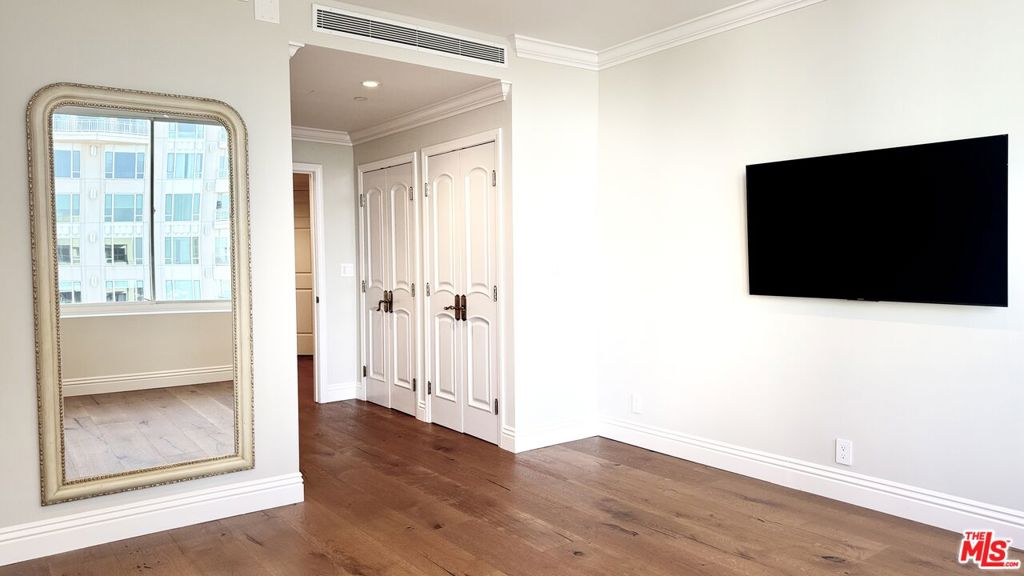 10724 Wilshire Boulevard 1605 Property Photo 61