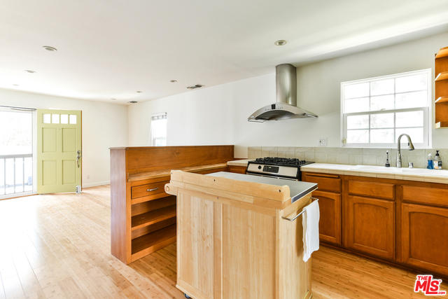 653 Vernon Avenue Property Photo 7