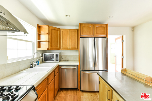 653 Vernon Avenue Property Photo 8