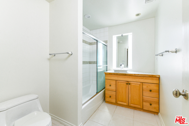 653 Vernon Avenue Property Photo 9