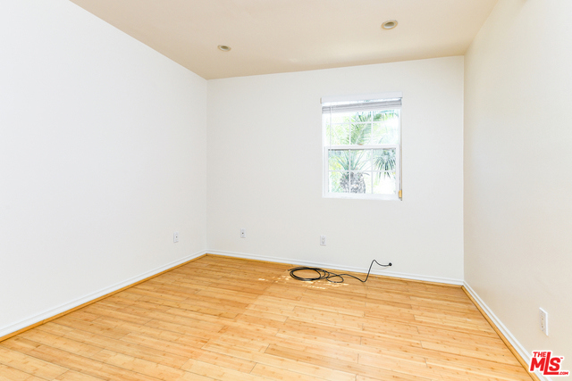 653 Vernon Avenue Property Photo 13