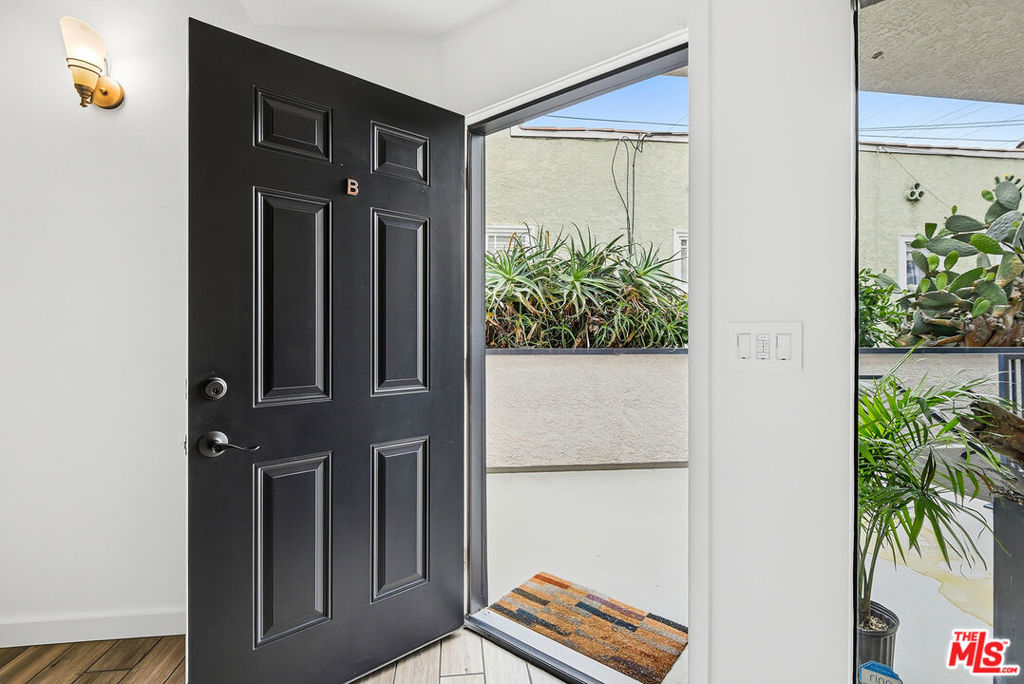 1802 20th Street B Property Photo 2