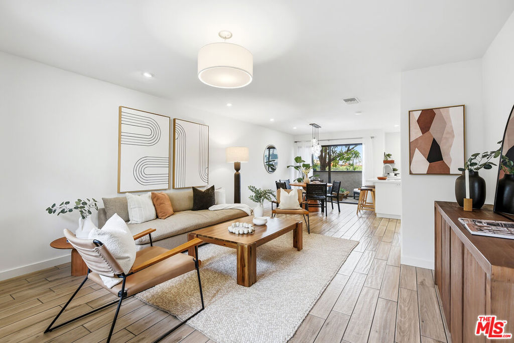 1802 20th Street B Property Photo 3