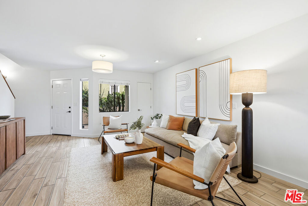 1802 20th Street B Property Photo 4