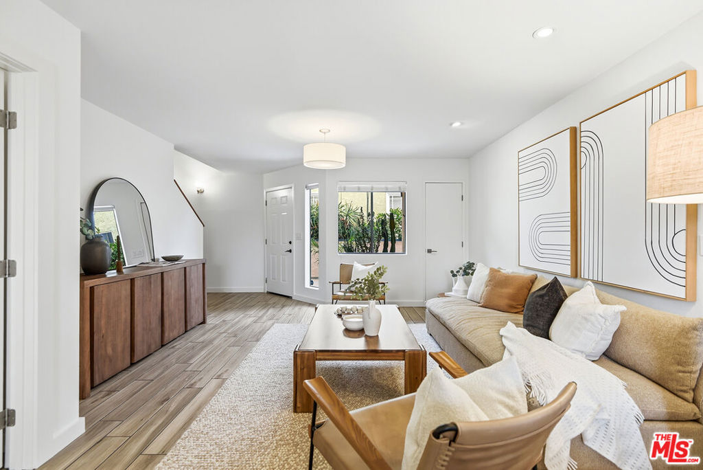 1802 20th Street B Property Photo 5