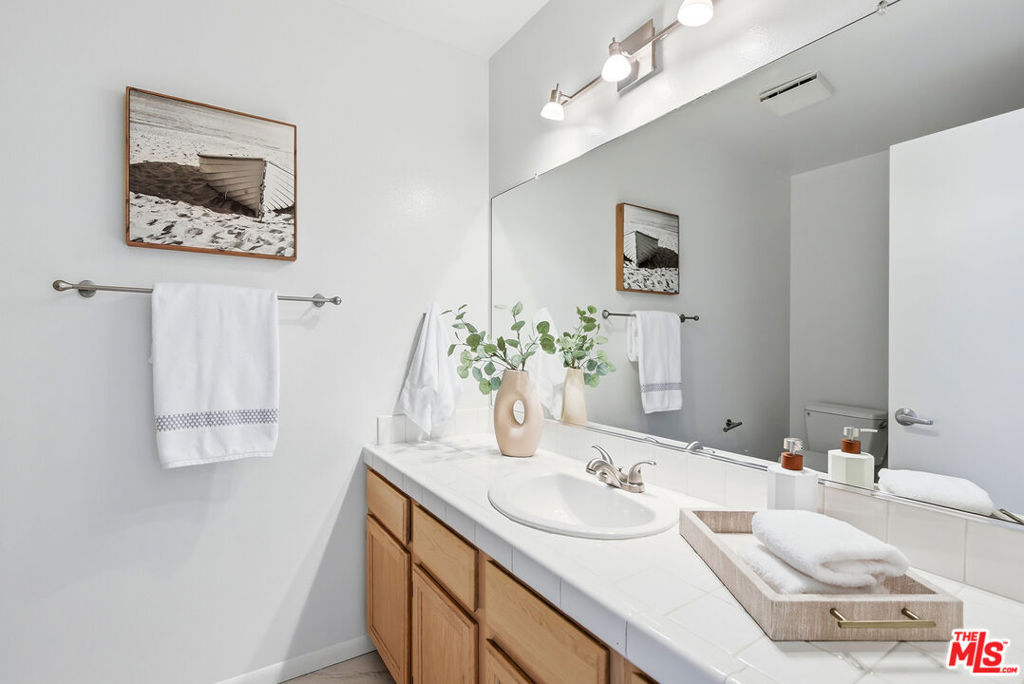1802 20th Street B Property Photo 18