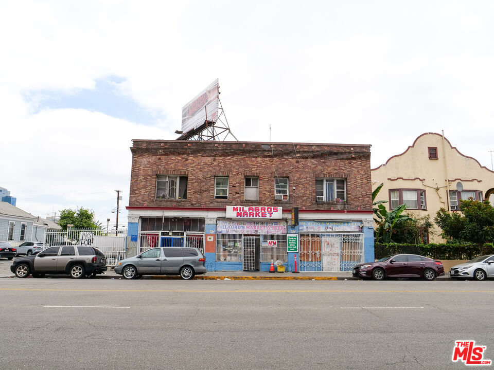 1214 W 8th Street Property Photo 16