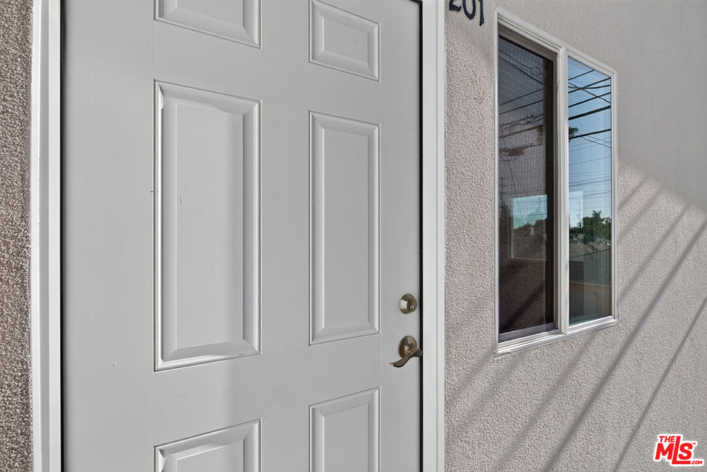1809 N Avon Street 201 Property Photo 6