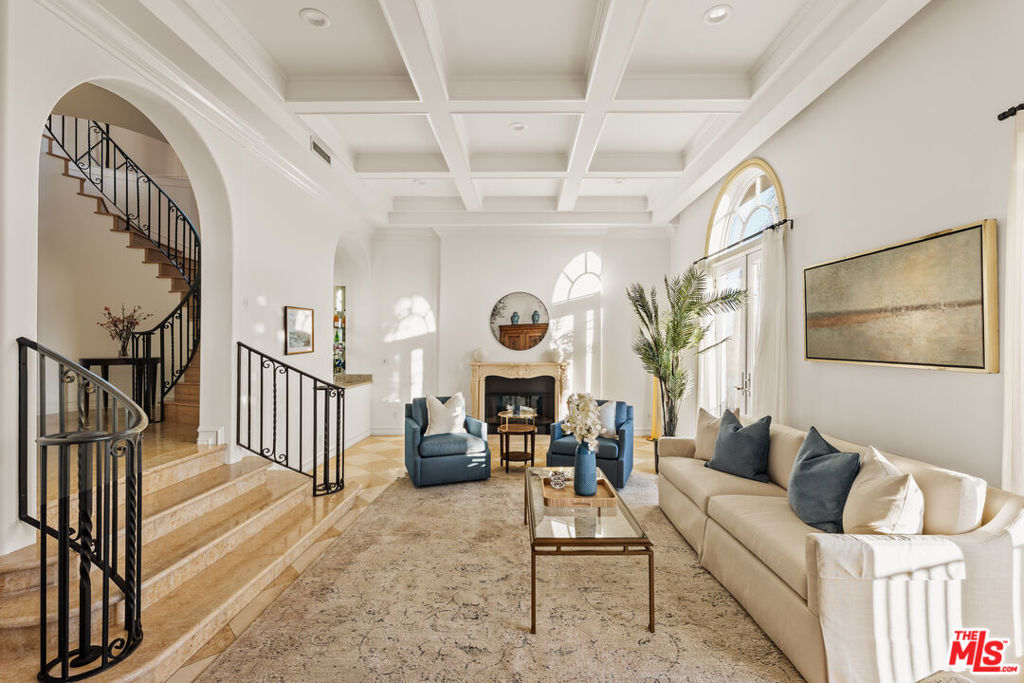 3815 Via Dolce Property Photo 4