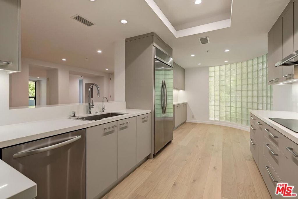 2142 Century Park Lane 102 Property Photo 17