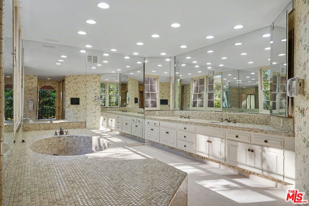 12386 Ridge Circle Property Photo 48