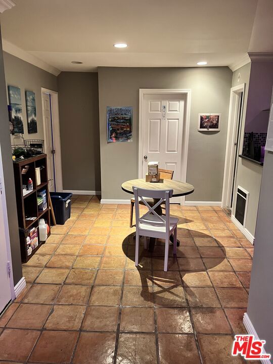 938 Palm Avenue 203 Property Photo 10
