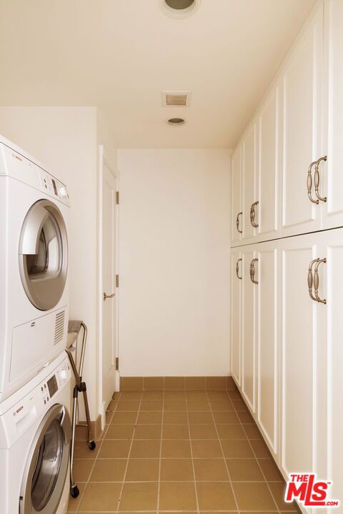900 W Olympic Boulevard 42e Property Photo 15