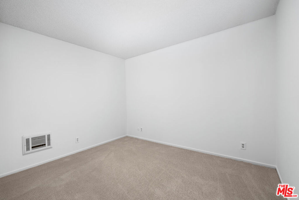 355 S Los Robles Avenue 210 Property Photo 13