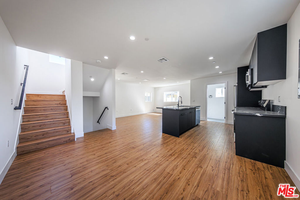10810 Hesby Street Property Photo 29