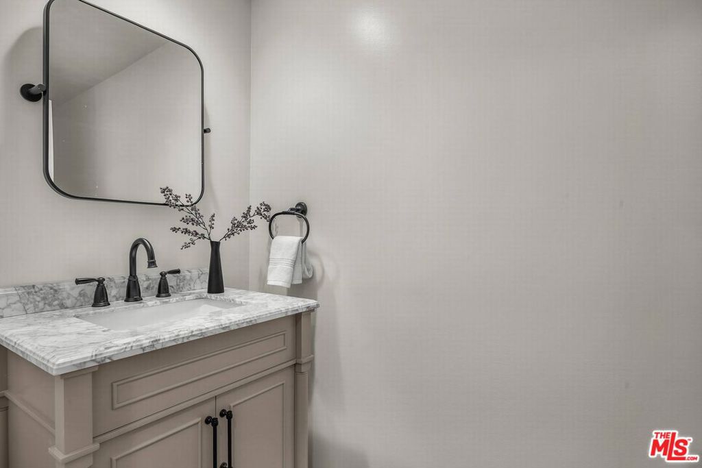 3225 Iredell Lane Property Photo 23