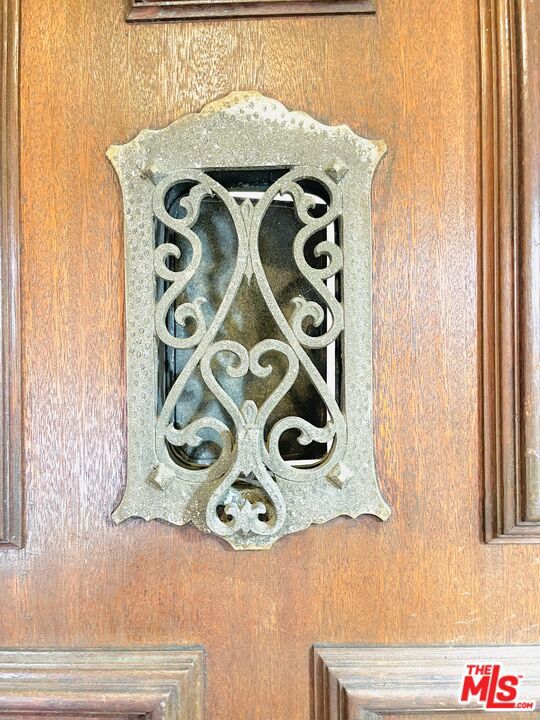203 N Doheny Drive Property Photo 29