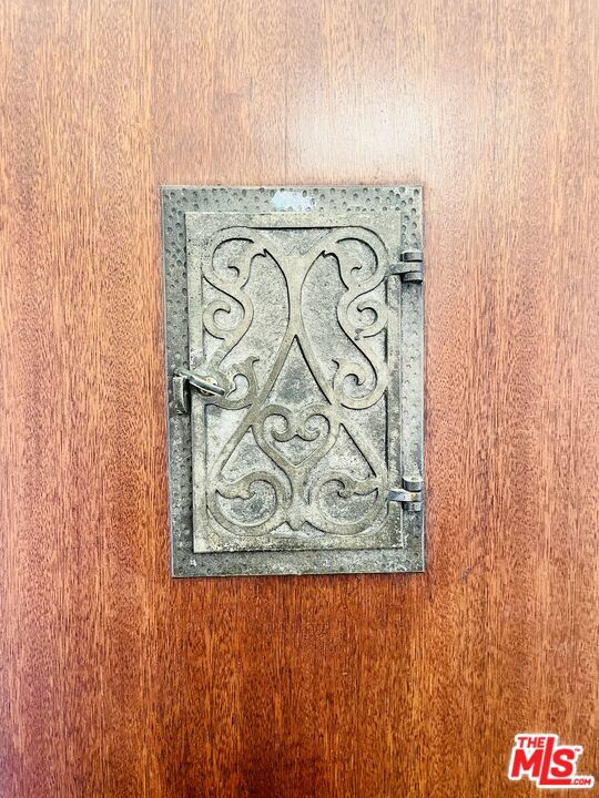203 N Doheny Drive Property Photo 31