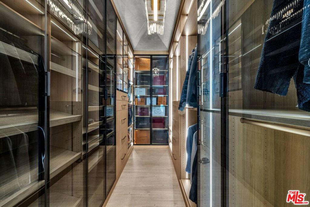 2144 Banyan Drive Property Photo 16