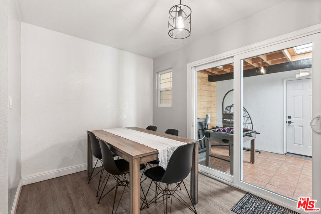 4241 1/2 Lennox Boulevard B Property Photo 6