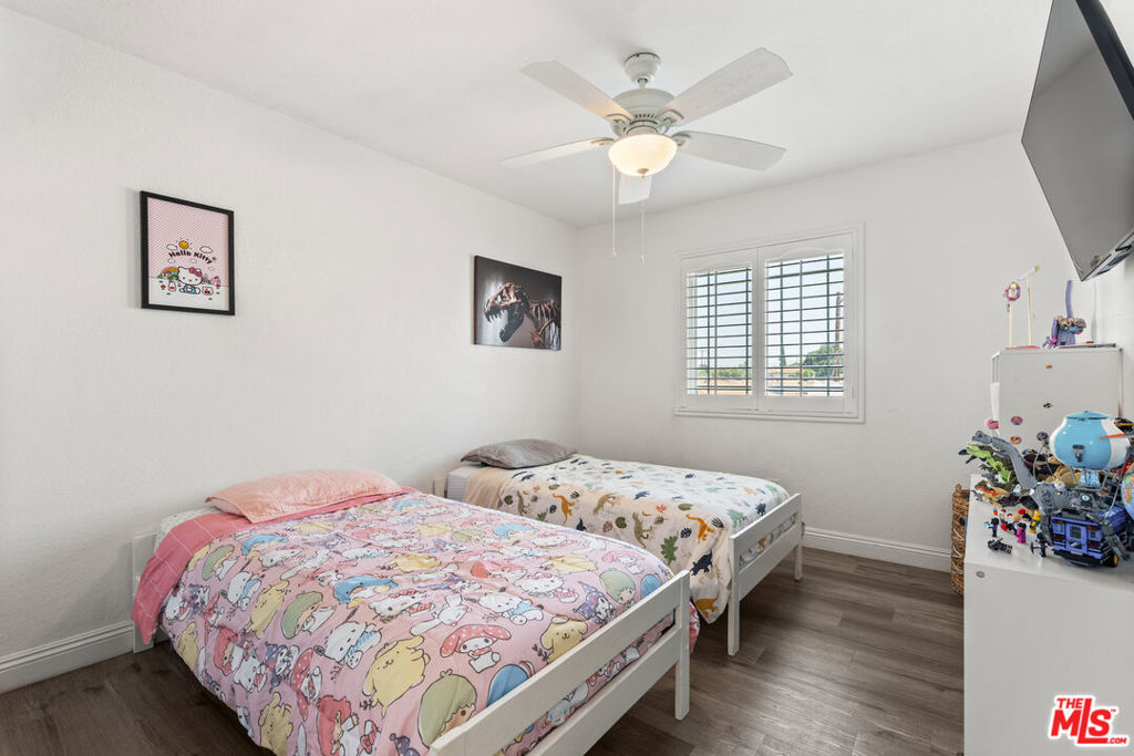 4241 1/2 Lennox Boulevard B Property Photo 12