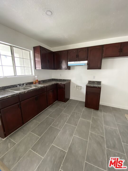 4214 Avalon Boulevard 8 Property Photo 2