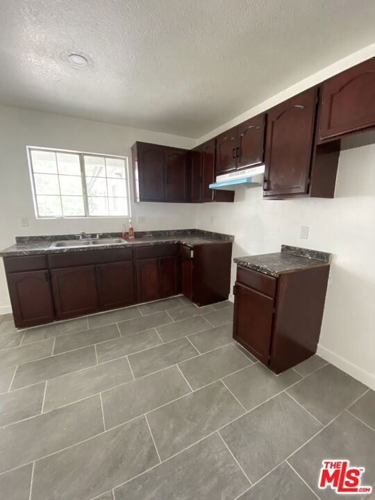 4214 Avalon Boulevard 8 Property Photo 3