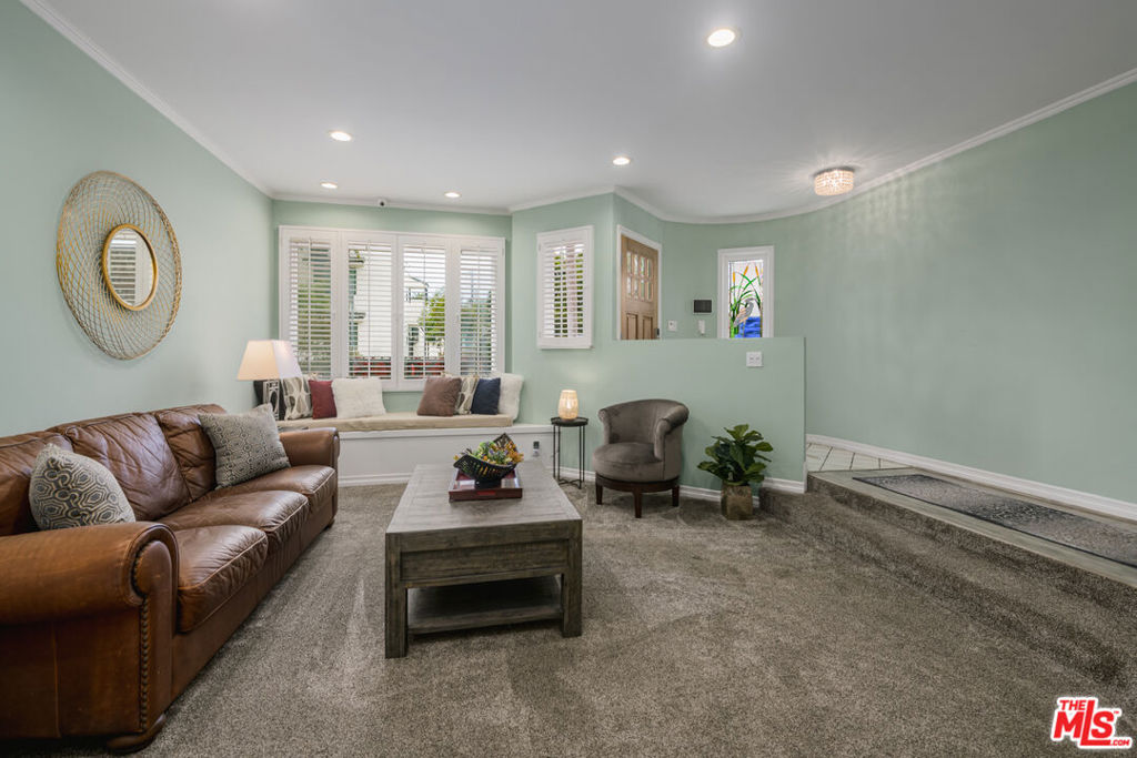 118 3rd Street Property Photo 5