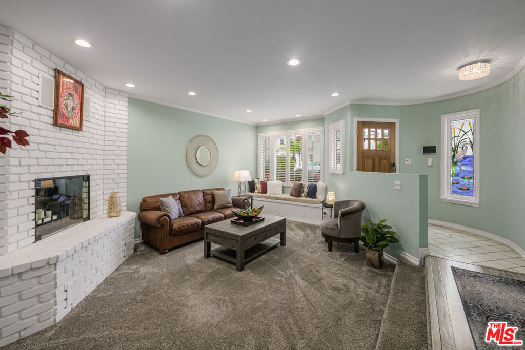 118 3rd Street Property Photo 6