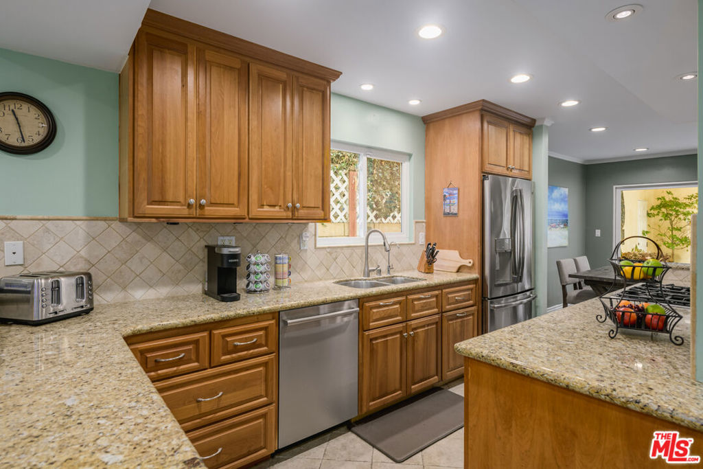 118 3rd Street Property Photo 10