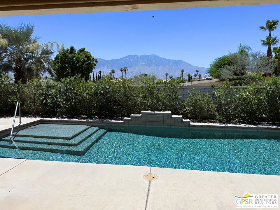 30399 Sterling Road Property Photo 1